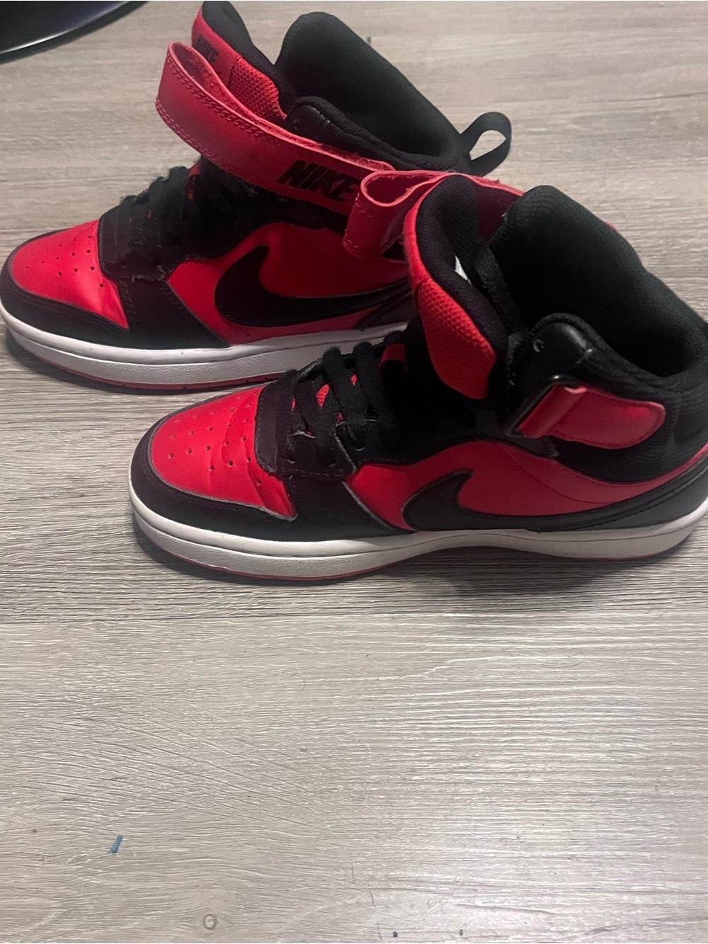 Nike Kids’ High-Top Sneakers in Red and Black Size 4Y - Picture 4 of 11